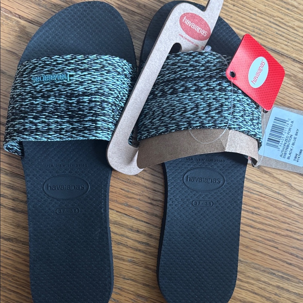 Havaianas Women's Black and Blue Sandals